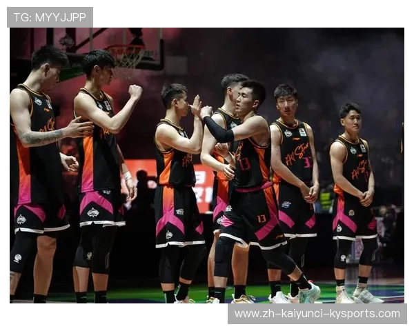 足球明星现身CBA：足球明星现身CBA赛事的影响与反响